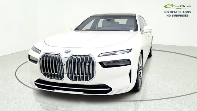 Used 2023 BMW i7 xDrive60 AWD/4WD image 3