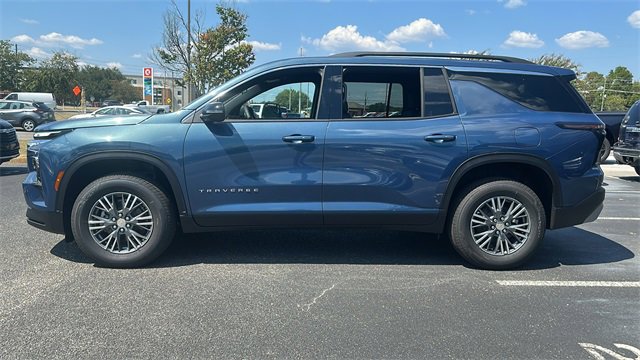 New 2026 Chevrolet Traverse LT w/ LPO, Floor Liner Package image 4