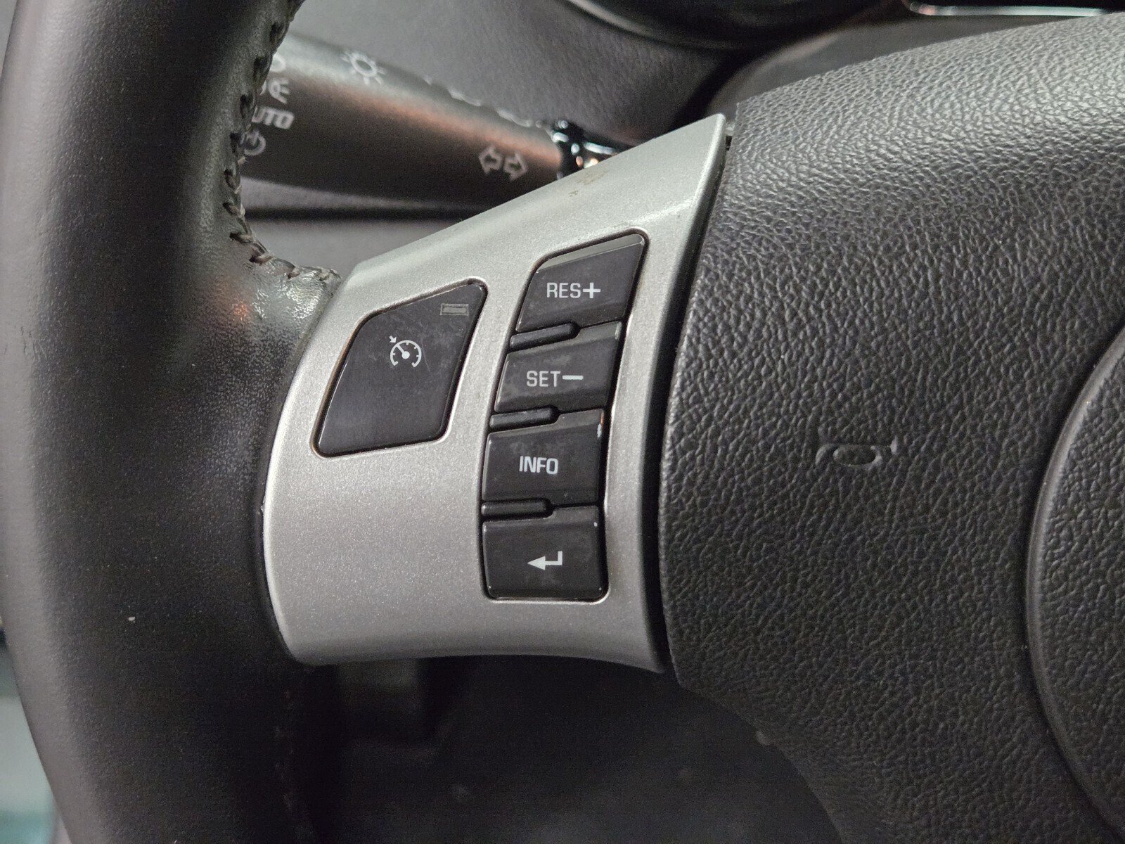 Used 2009 Saturn Sky w/ Premium Trim Package RWD image 12