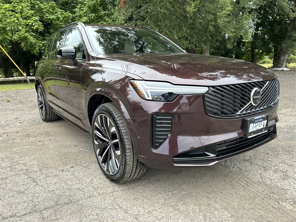 New 2026 Volvo XC90 T8 Ultra image 2