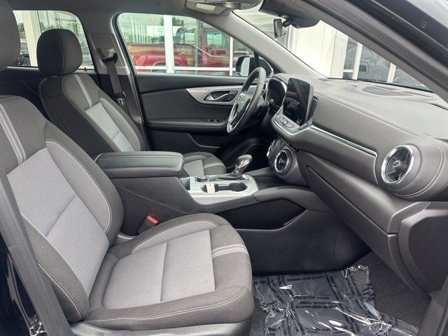 Used 2025 Chevrolet Blazer LT FWD image 15