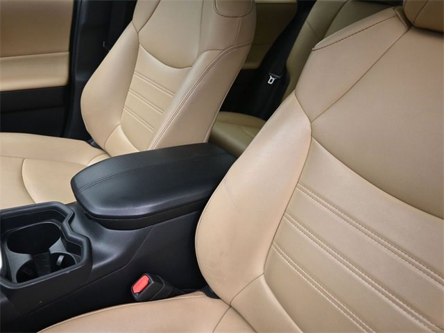 Used 2019 Toyota RAV4 XLE Premium image 18