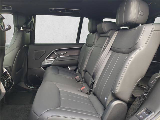New 2026 Land Rover Range Rover Long Wheelbase SE AWD/4WD image 16