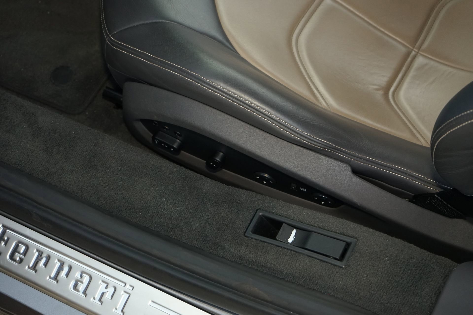 Used 2016 Ferrari 488 GTB image 20