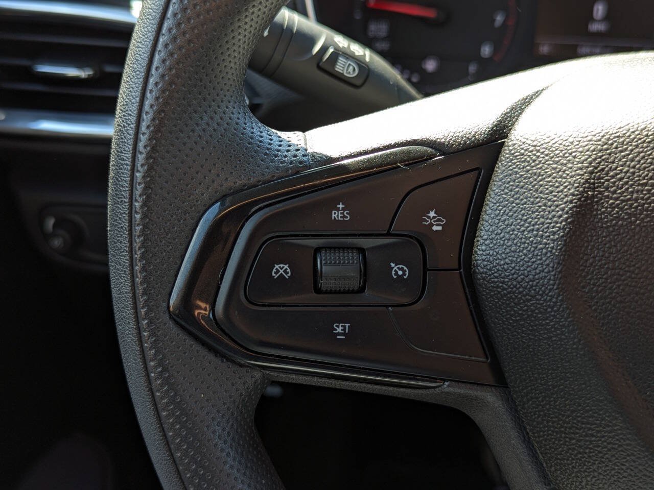 Used 2022 Chevrolet TrailBlazer LT FWD image 26