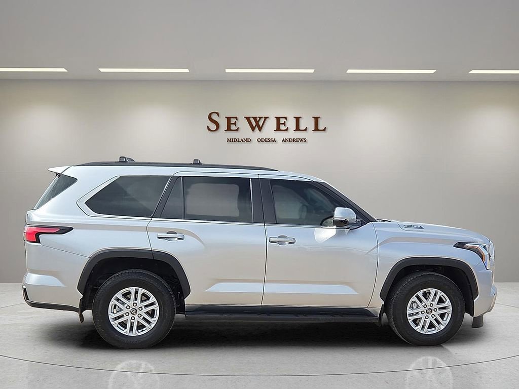 Used 2024 Toyota Sequoia SR5 w/ SR5 Premium Package AWD/4WD image 5