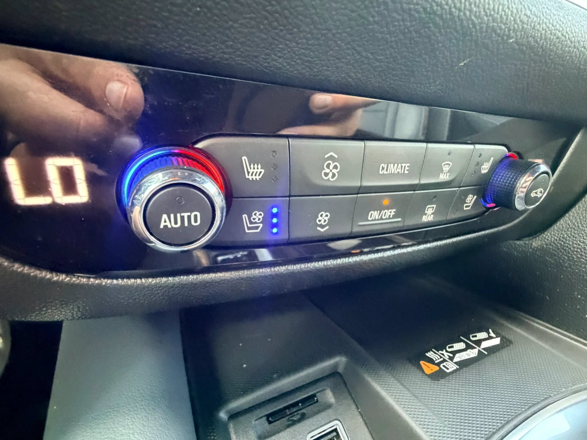 Used 2022 Buick Enclave Premium w/ Surround and Sites Package AWD/4WD image 20
