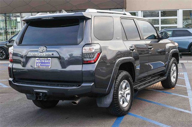 Used 2018 Toyota 4Runner SR5 image 6