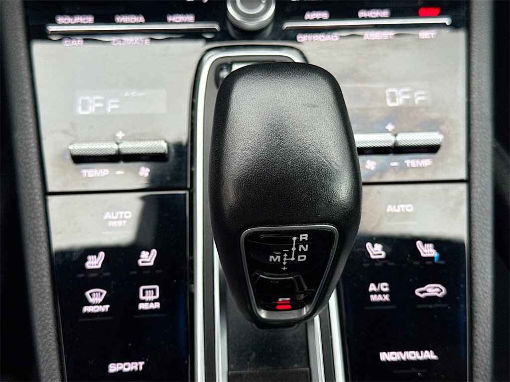 Used 2019 Porsche Cayenne S w/ Premium Plus Package image 17