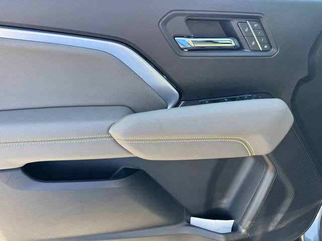 Certified 2025 Chevrolet Colorado ZR2 w/ Technology Package AWD/4WD image 18