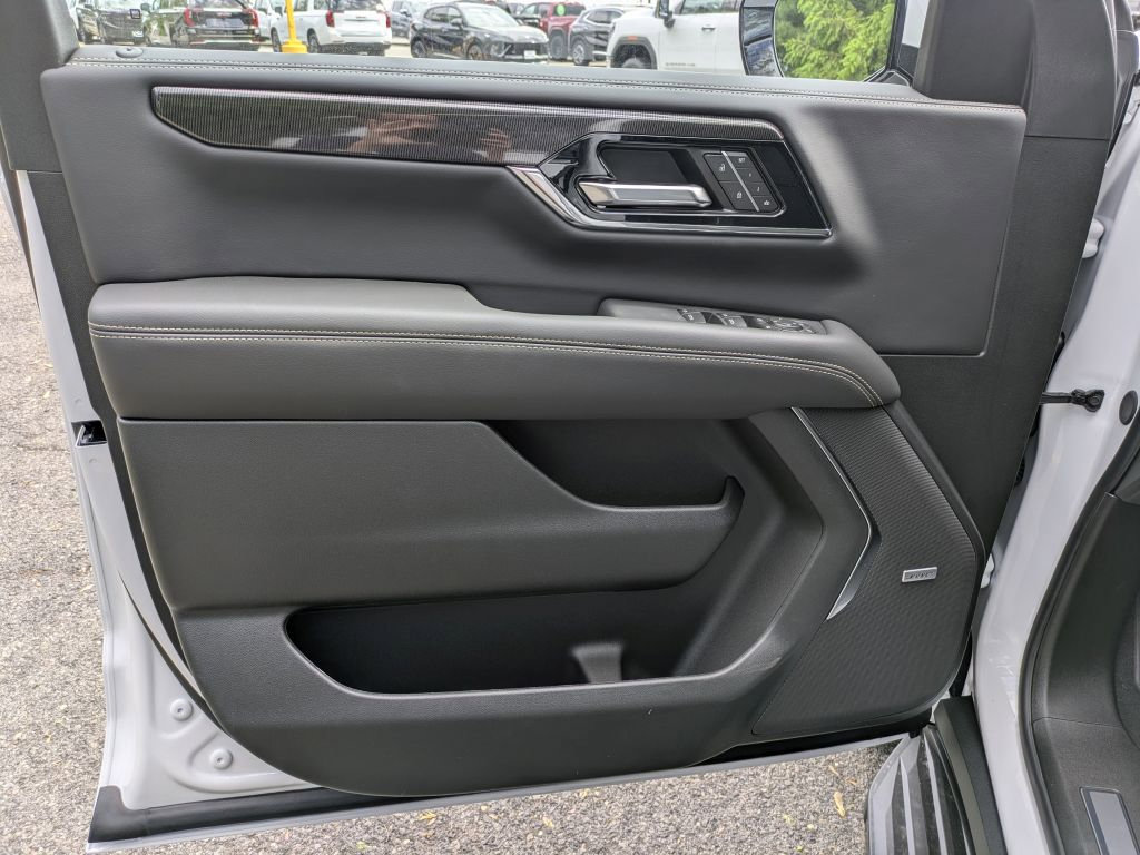 New 2026 GMC Yukon Elevation w/ Elevation Premium Package AWD/4WD image 4