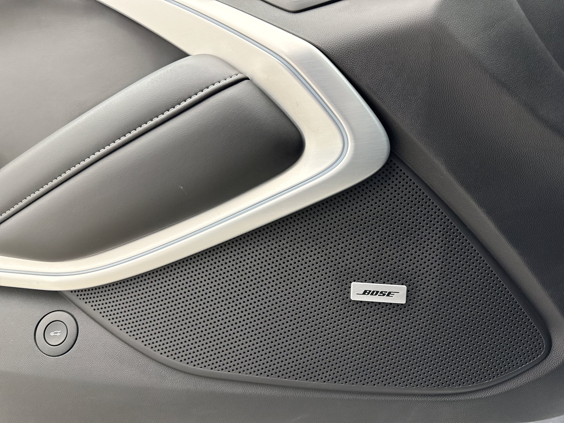 Used 2018 Chevrolet Camaro SS RWD image 22