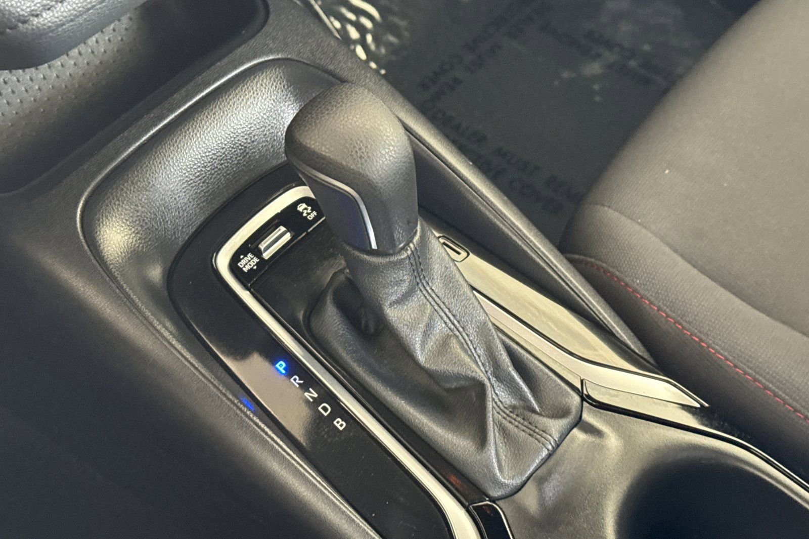 Used 2025 Toyota Corolla SE w/ Convenience Package image 21