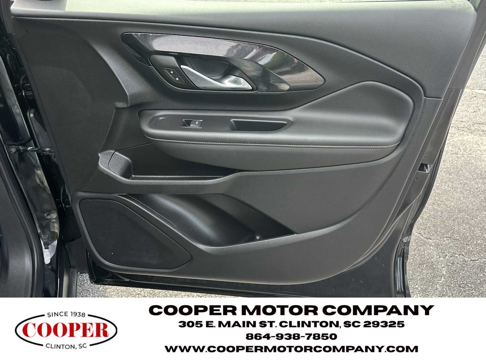Used 2024 GMC Terrain AT4 w/ Tech Package AWD/4WD image 14