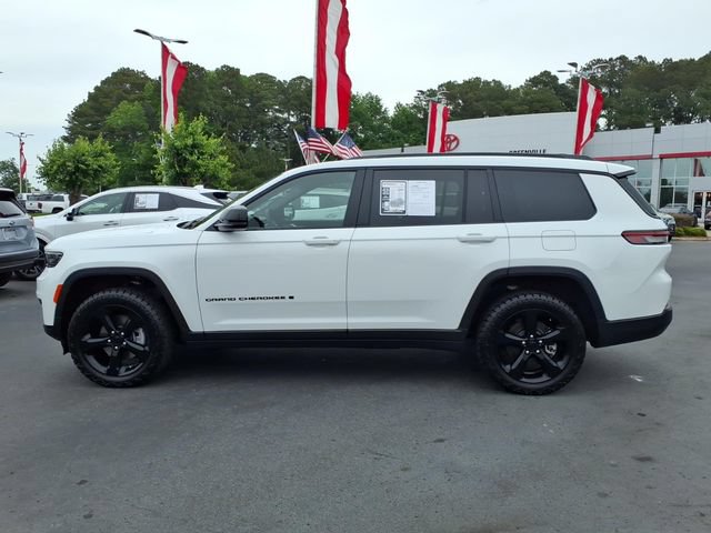 Used 2025 Jeep Grand Cherokee L Altitude AWD/4WD image 3
