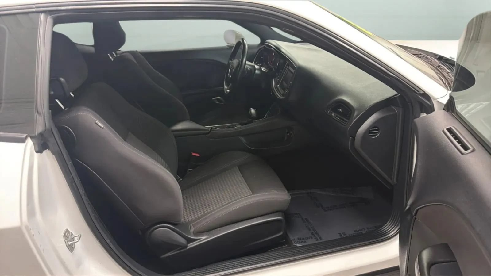 Used 2017 Dodge Challenger SXT RWD image 21