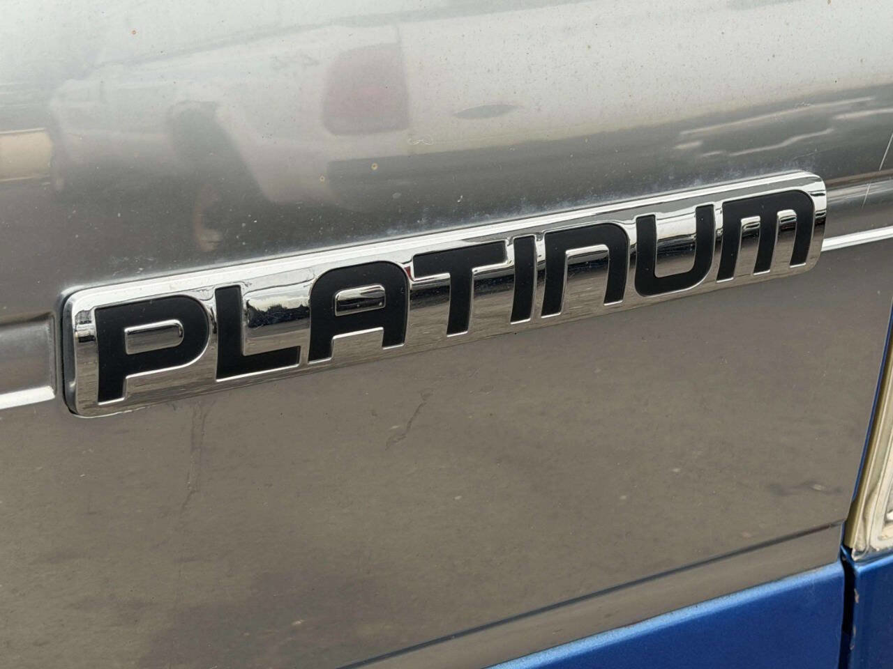 Used 2011 Ford F150 STX w/ STX Decor Pkg image 6