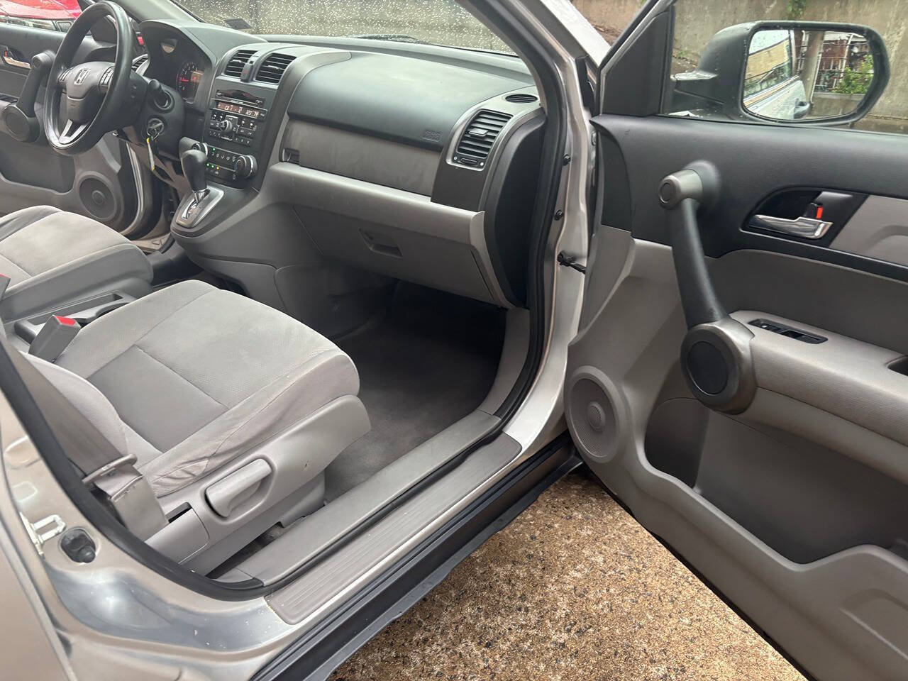 Used 2011 Honda CR-V SE image 25