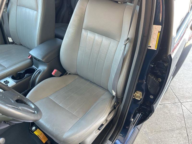 Used 2005 Jeep Liberty Limited AWD/4WD image 23