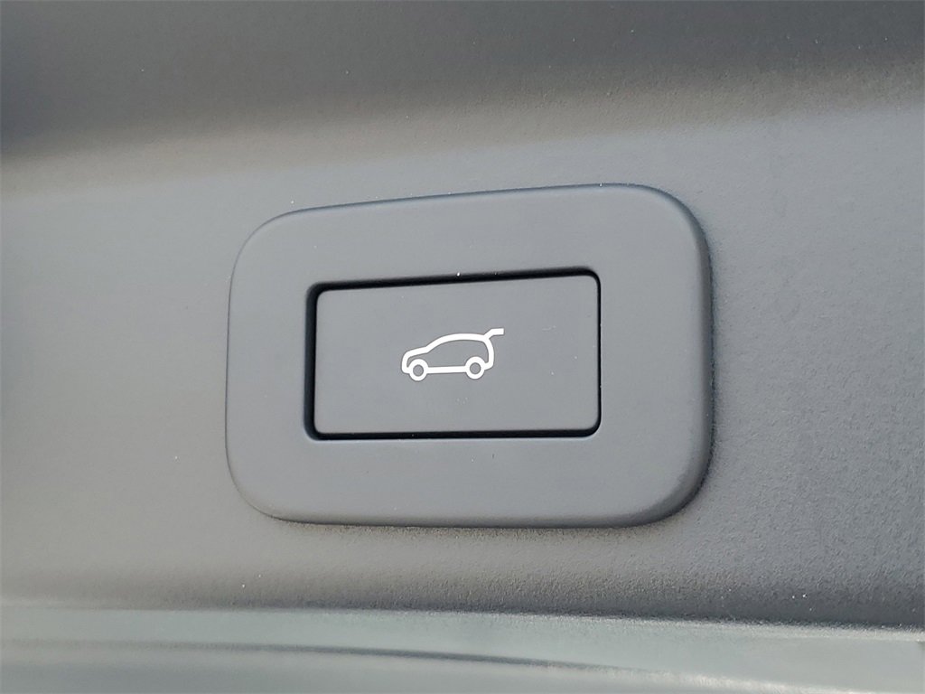 New 2025 Jaguar F-PACE R-Dynamic S image 7