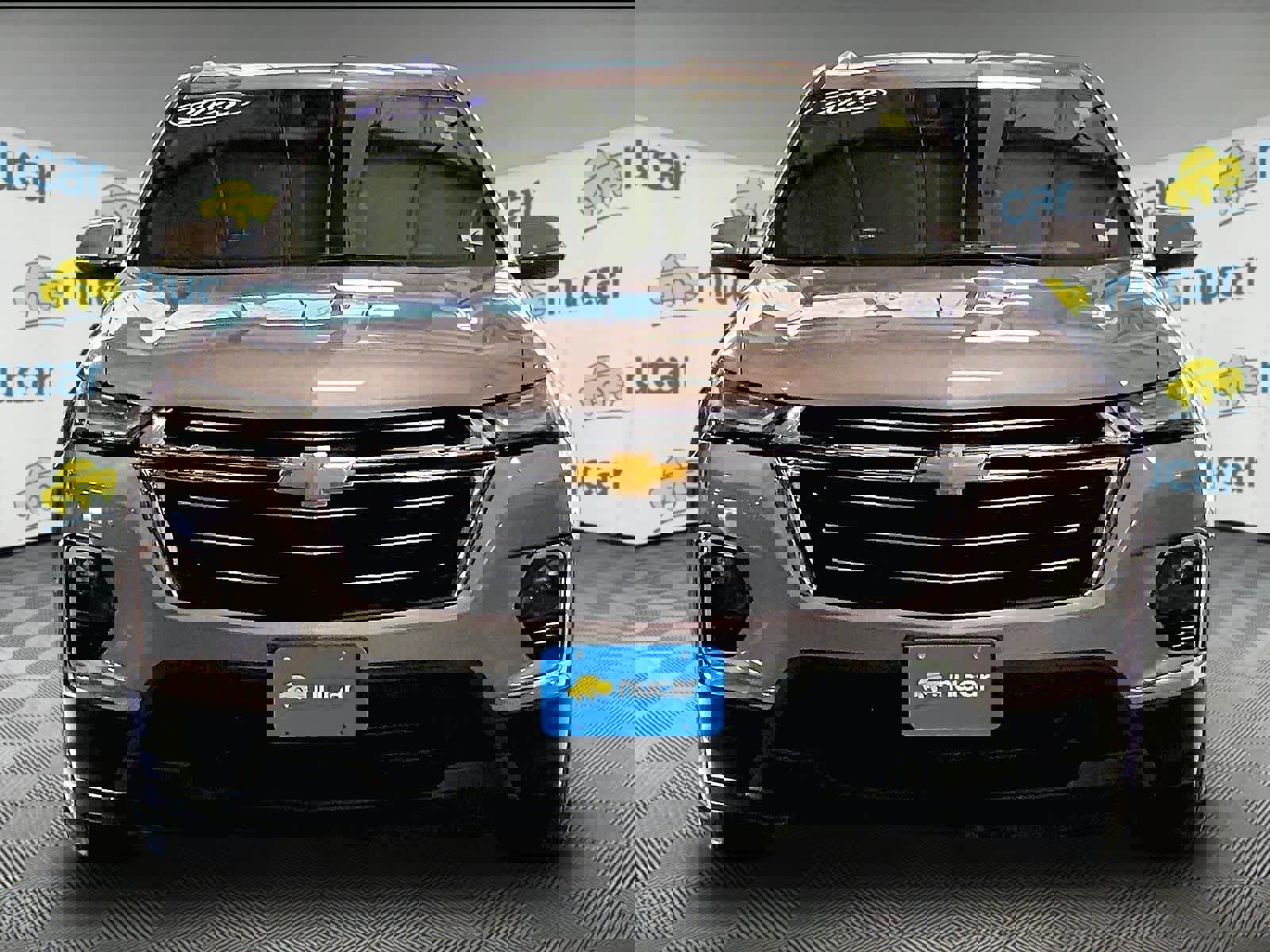 Used 2023 Chevrolet Traverse LT image 2