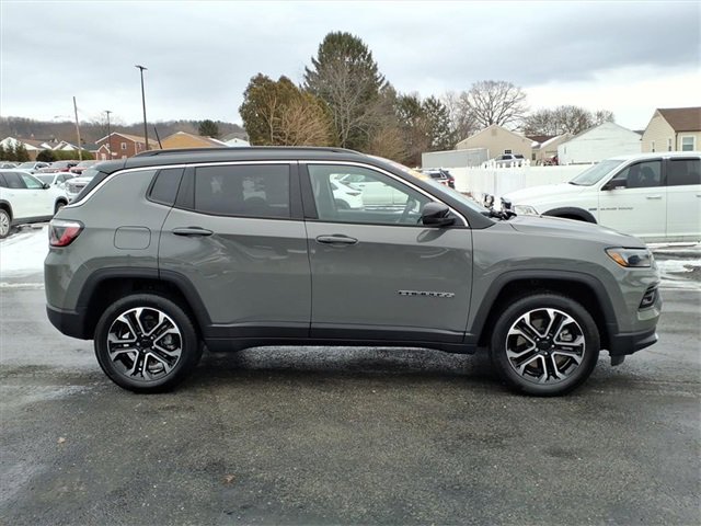 Used 2023 Jeep Compass Limited image 2