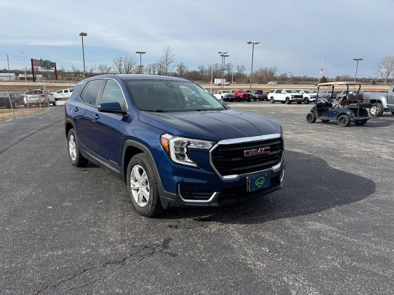 Used 2023 GMC Terrain SLE image 7