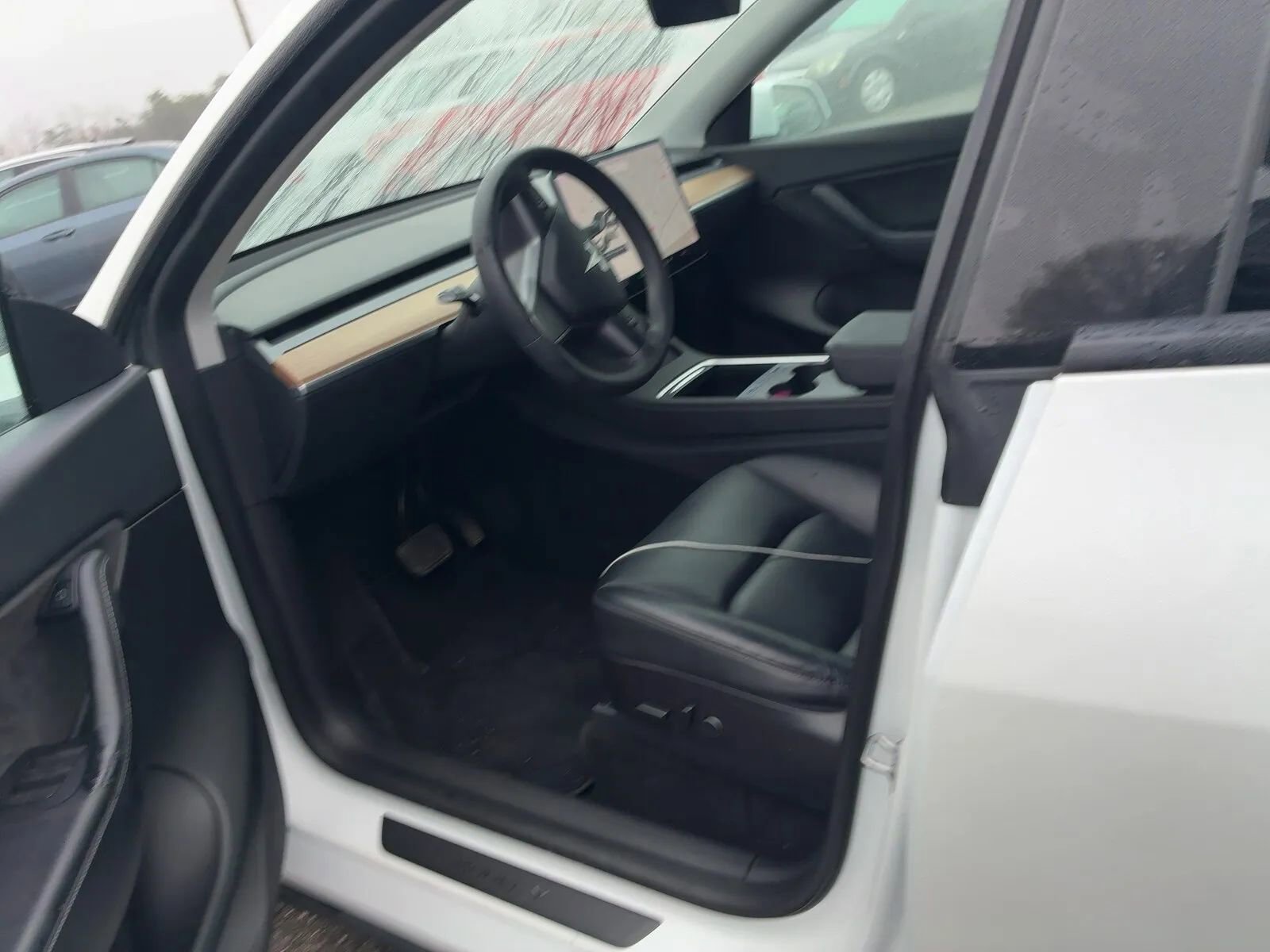 Used 2022 Tesla Model Y Long Range image 4