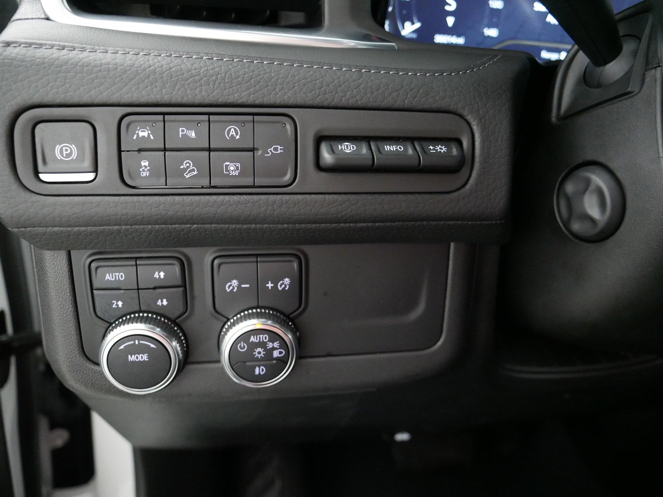 Used 2022 GMC Yukon Denali AWD/4WD image 26