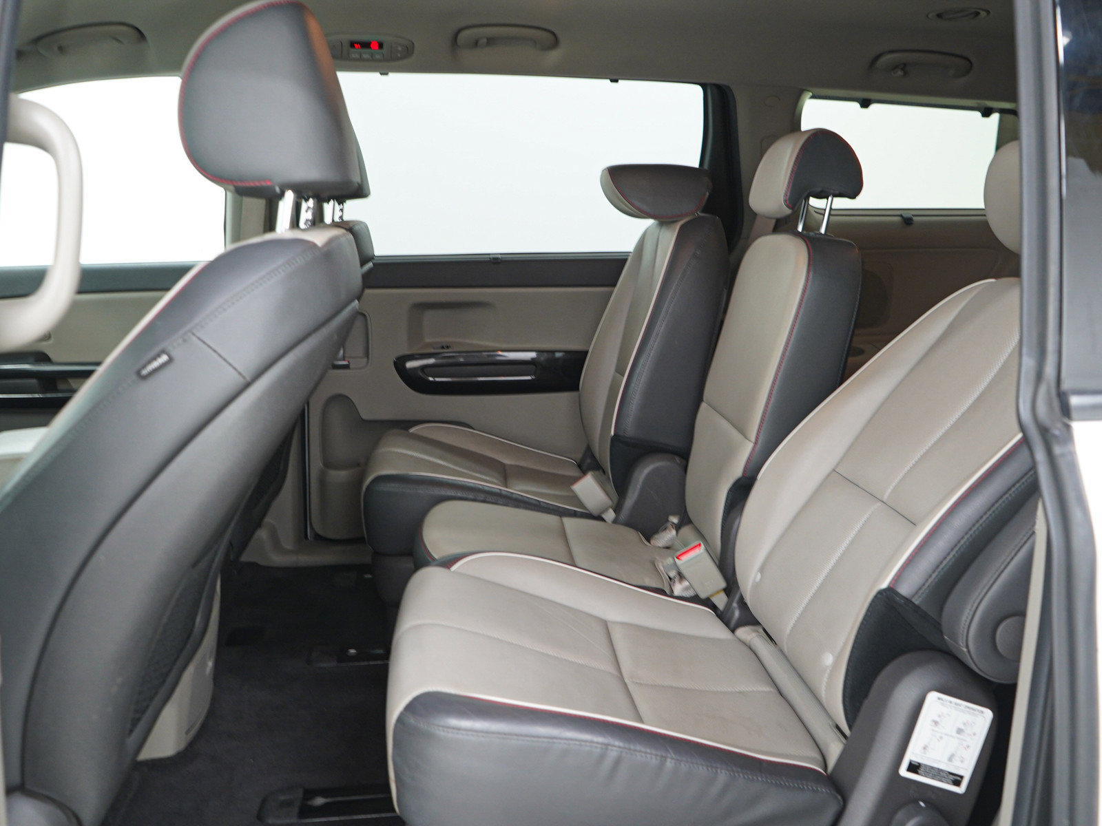 Used 2018 Kia Sedona EX image 17