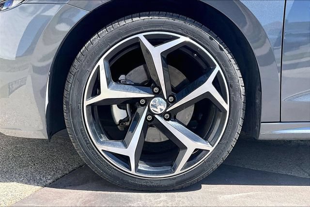 Used 2021 Volkswagen Passat 2.0T R-Line FWD image 9