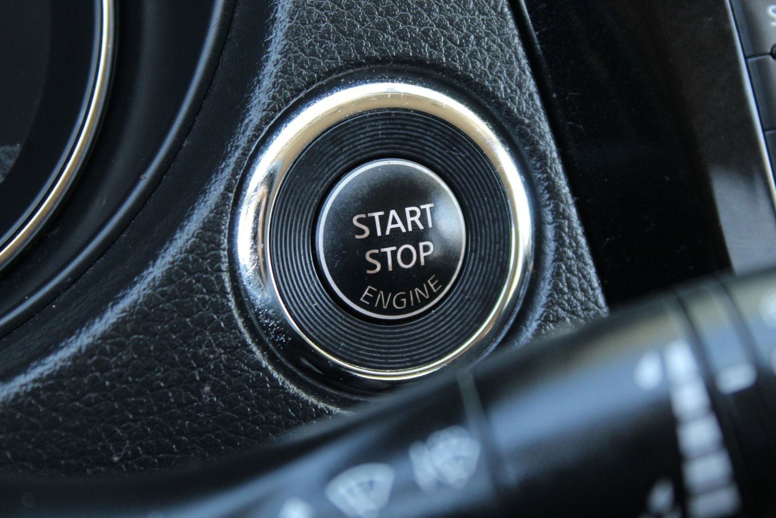 Used 2015 Nissan Rogue SV w/ SV Premium Package image 20