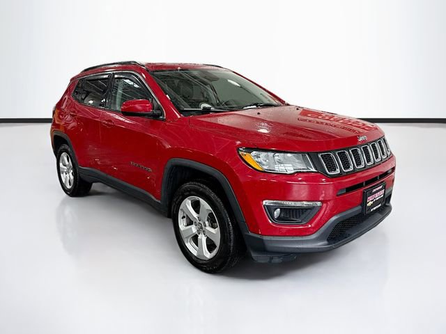 Used 2018 Jeep Compass Latitude w/ Cold Weather Group AWD/4WD image 3