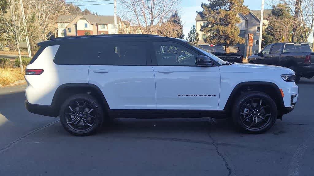 New 2025 Jeep Grand Cherokee L Limited w/ Trailer Tow Package image 2