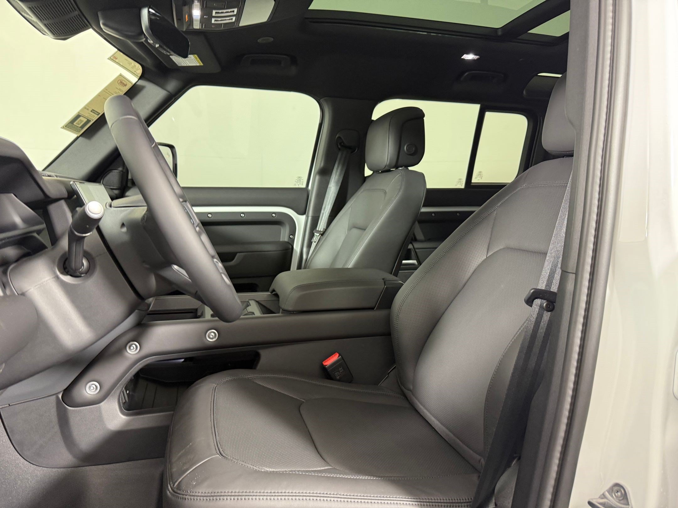 New 2026 Land Rover Defender 110 S AWD/4WD image 4