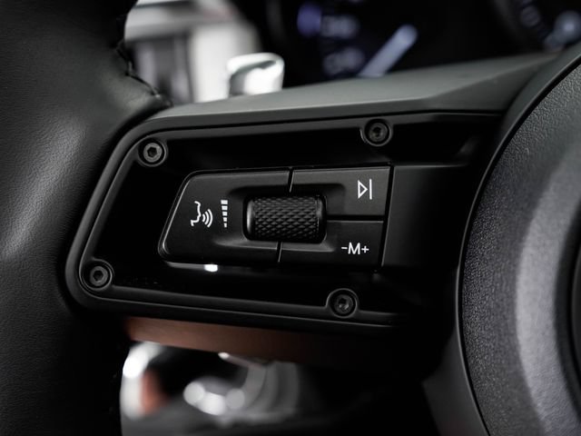 Certified 2026 Porsche Macan AWD/4WD image 15