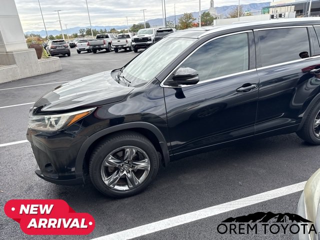 Used 2018 Toyota Highlander Limited Platinum AWD/4WD image 17