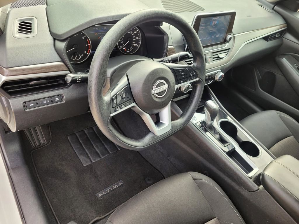 Used 2024 Nissan Altima 2.5 SV image 21