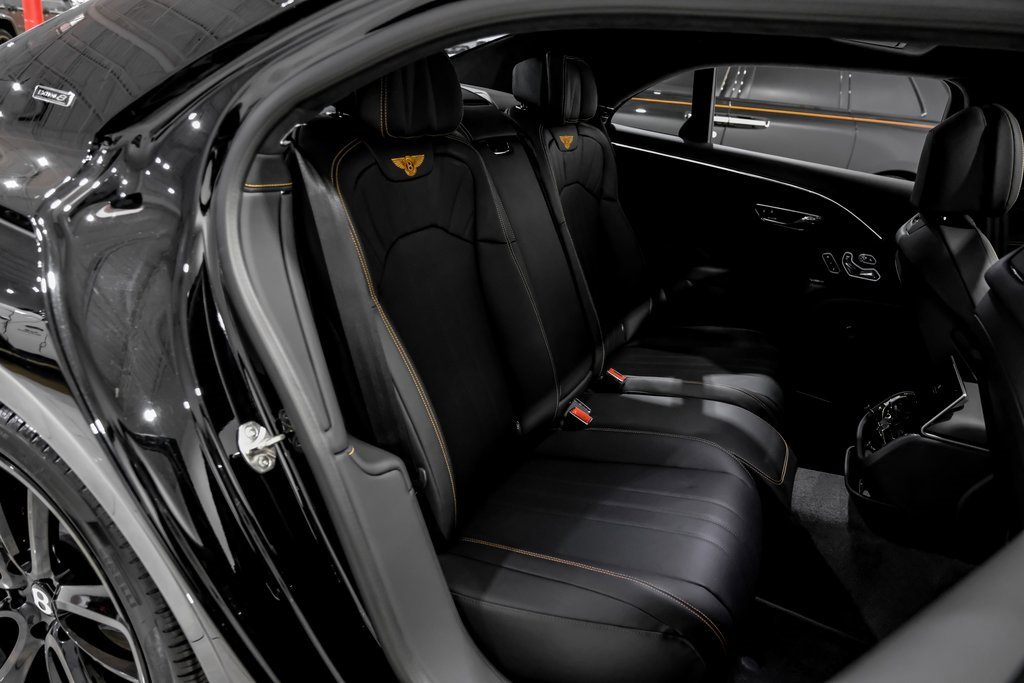 Used 2024 Bentley Flying Spur V8 image 35
