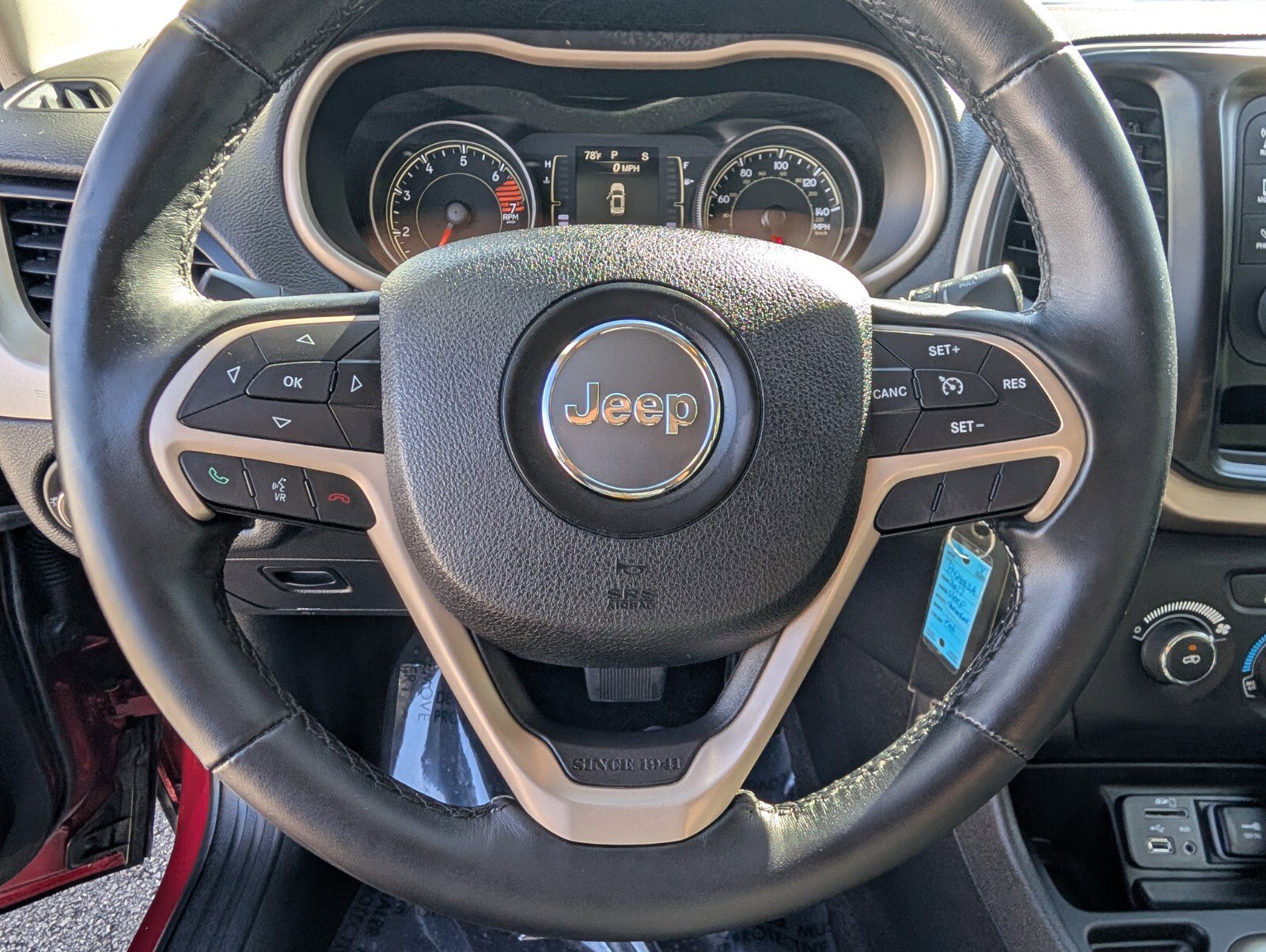 Used 2017 Jeep Cherokee Altitude image 31