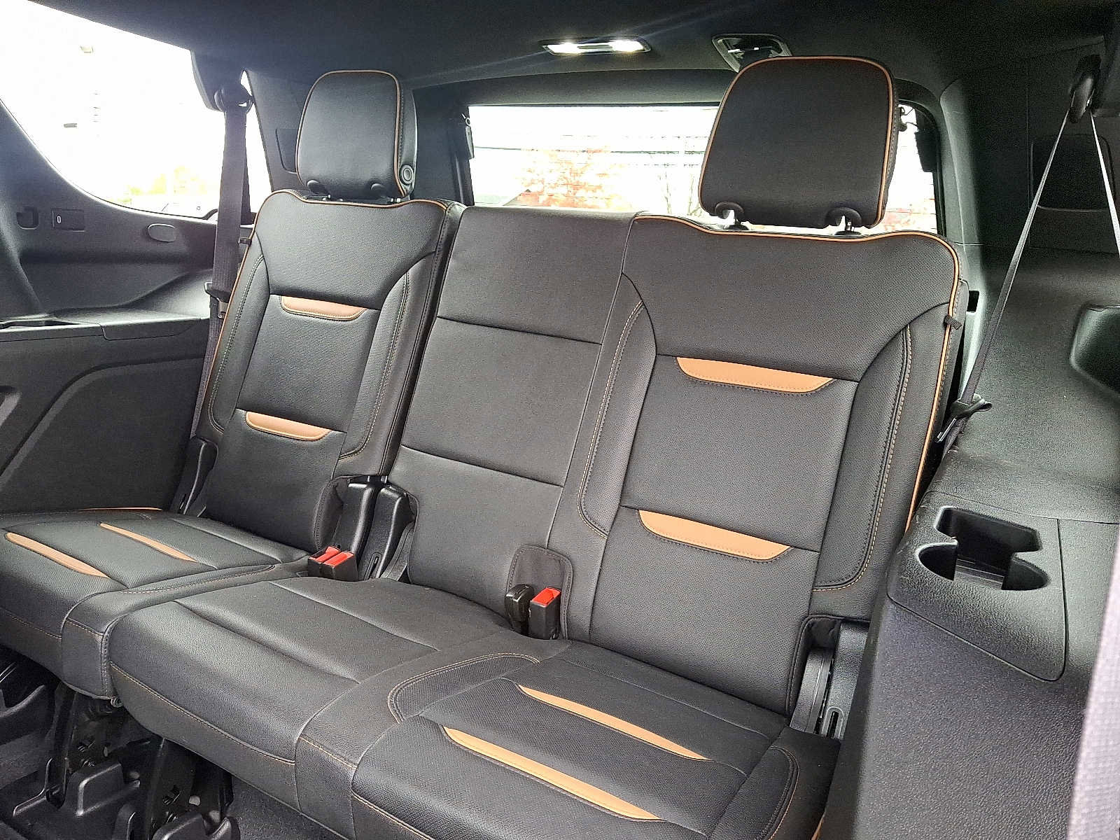 Used 2022 GMC Yukon AT4 image 12