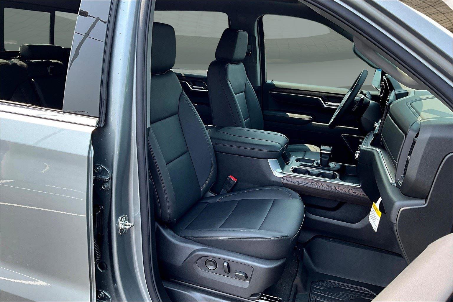 New 2026 GMC Sierra 1500 SLT w/ SLT Premium Plus Package image 8