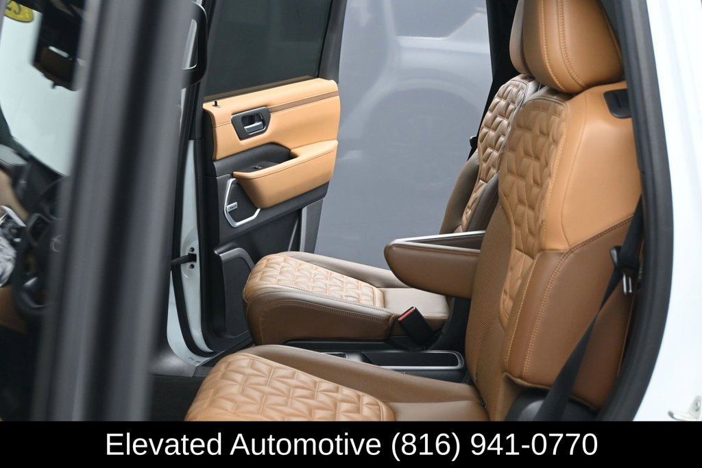 Used 2025 Nissan Armada Platinum Reserve AWD/4WD image 20