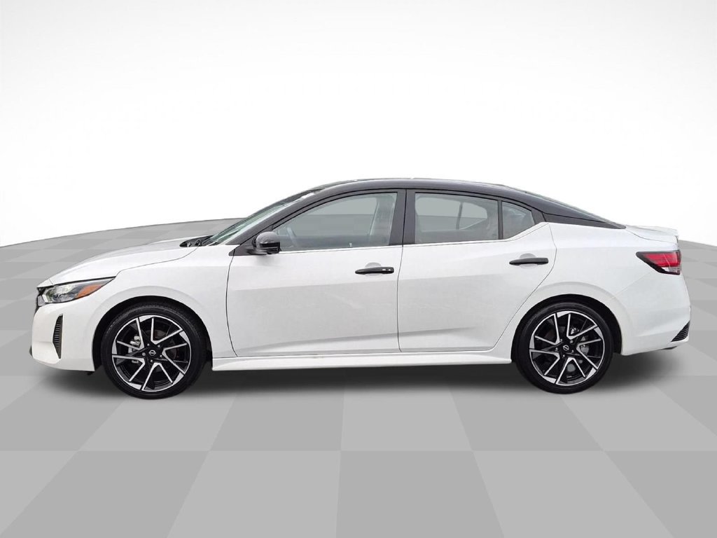 Used 2025 Nissan Sentra SR w/ SR Premium Package FWD image 6