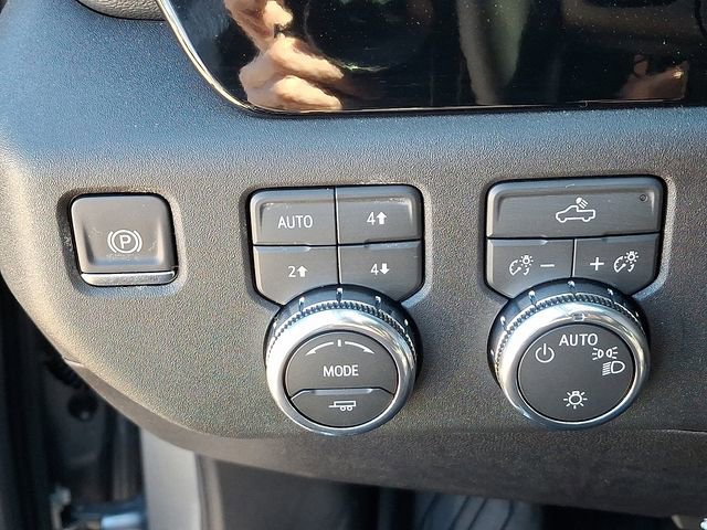 New 2026 GMC Sierra 1500 SLE image 23