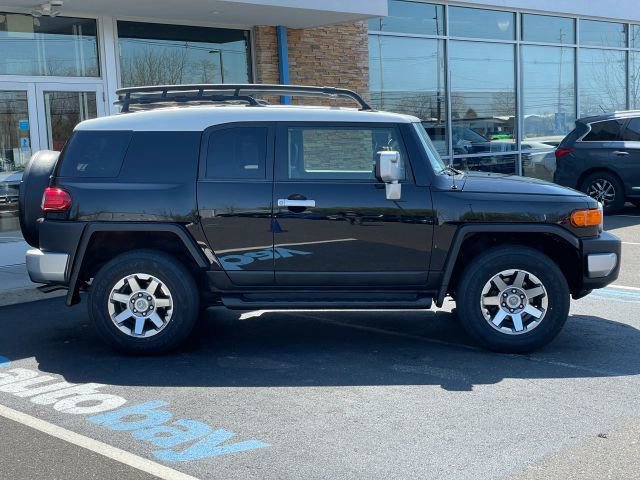 Used 2014 Toyota FJ Cruiser 4WD w/ Upgrade Package image 17