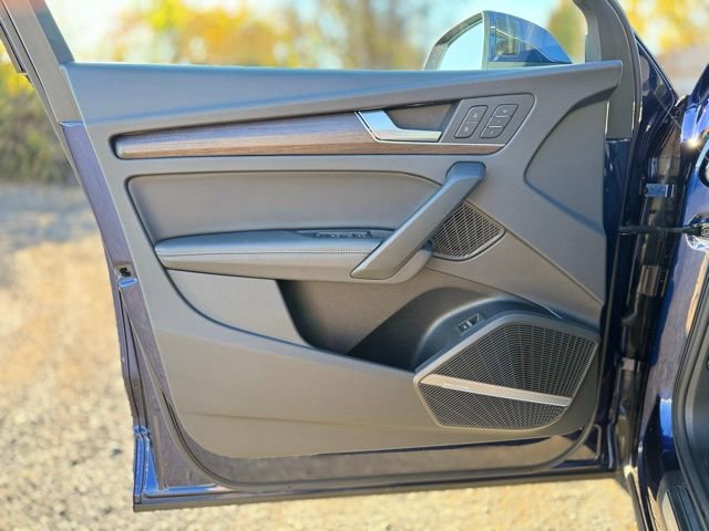 Certified 2025 Audi Q5 2.0T Premium Plus image 9