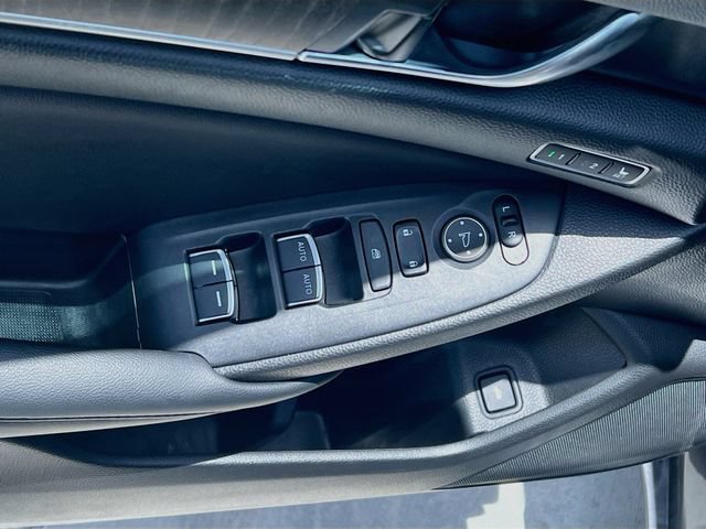 Used 2022 Honda Accord Touring image 12