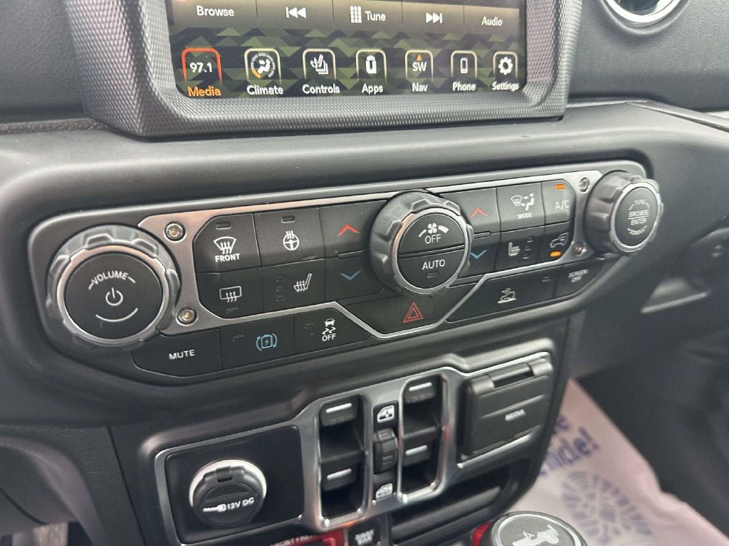 Used 2023 Jeep Wrangler Unlimited Rubicon 4xe w/ Cold Weather Group AWD/4WD image 24