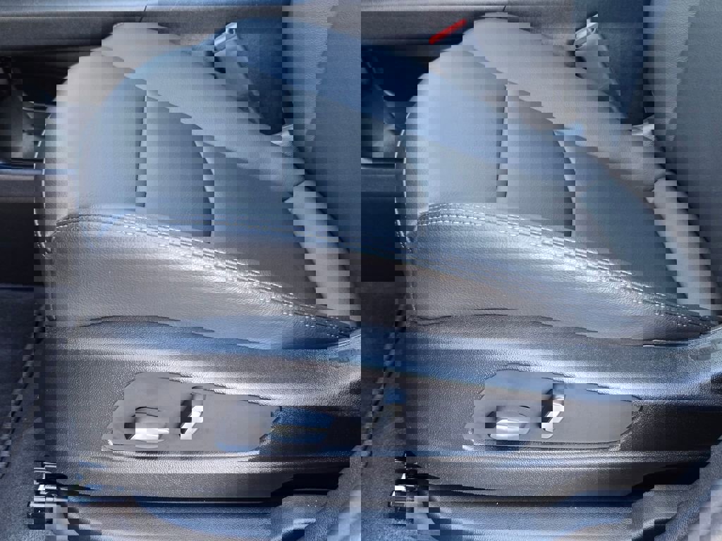 New 2025 Cadillac XT6 Luxury image 26